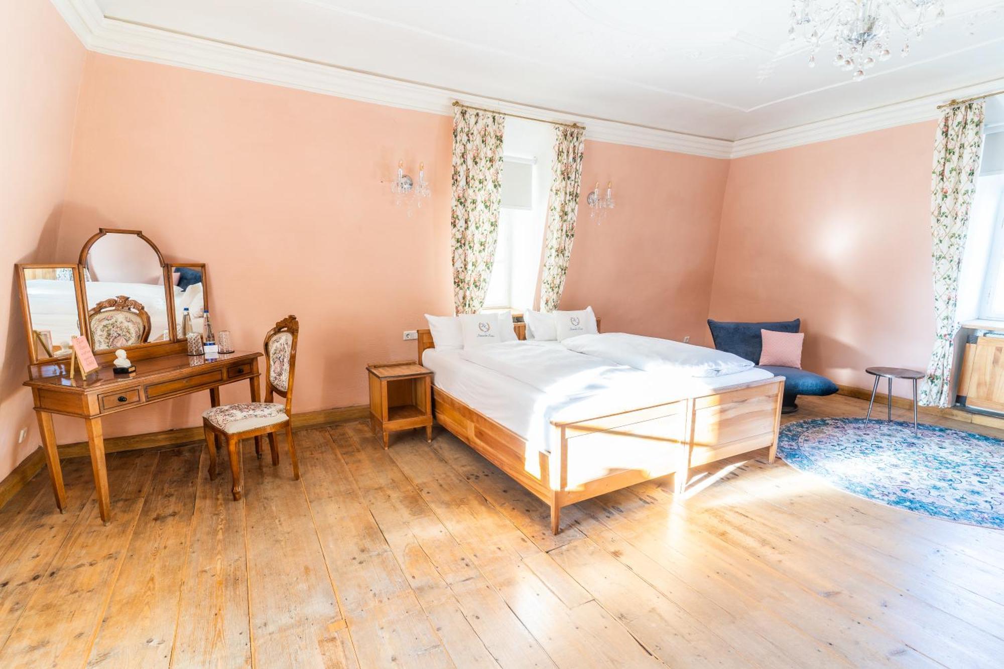Gasthof Roemischer Kaiser Ellingen Ngoại thất bức ảnh